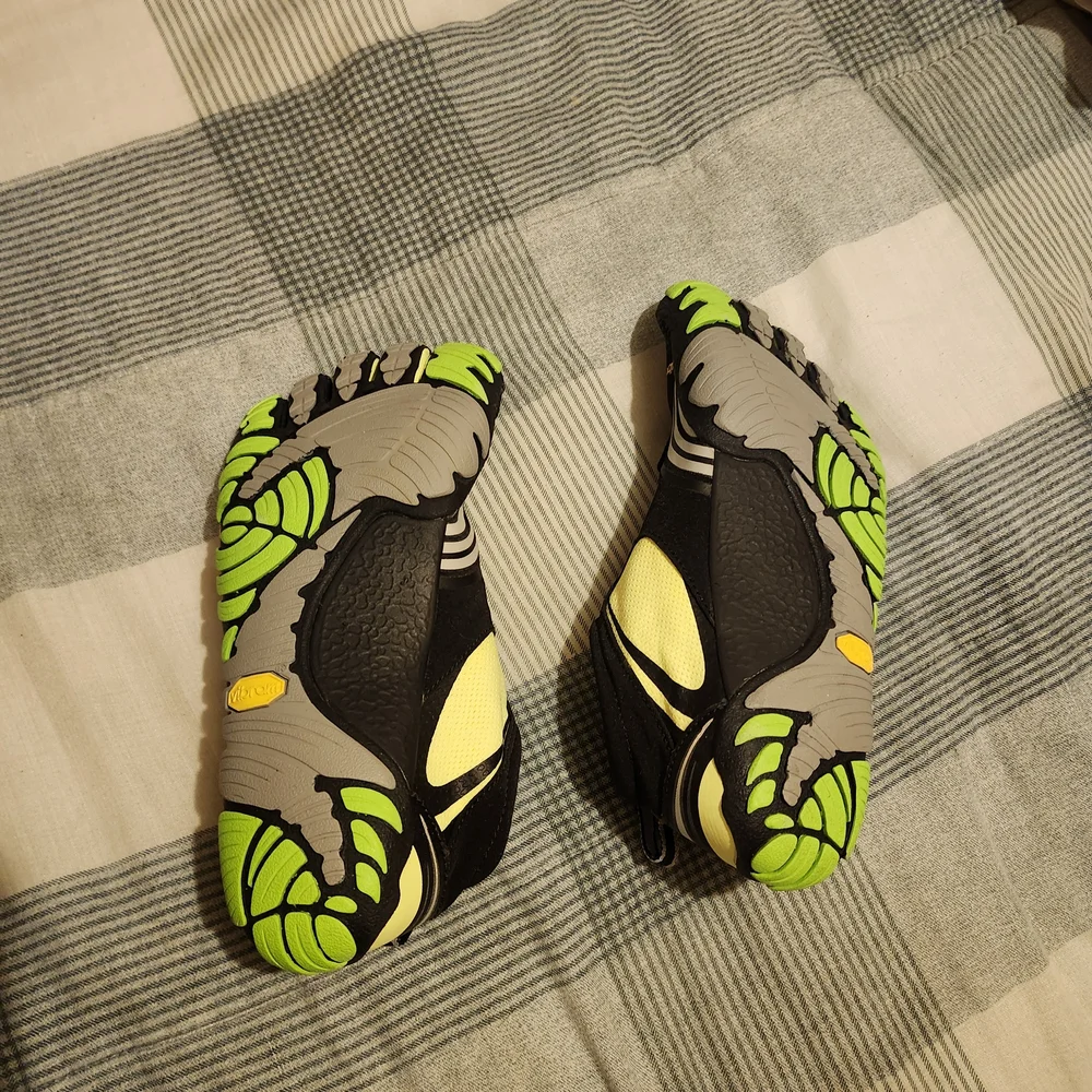 Black and Yellow FiveFingers Shoes - Picture 2 of 5
